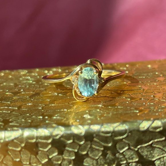 14K Gold Light Blue Topaz and Diamond Accents Ring - Picture 4 of 8